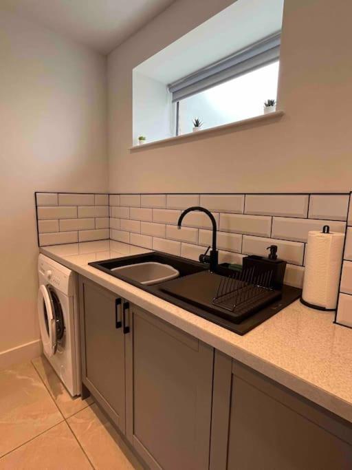 Entire Property In Downham Market, Serviced Accomodation Appartement Buitenkant foto